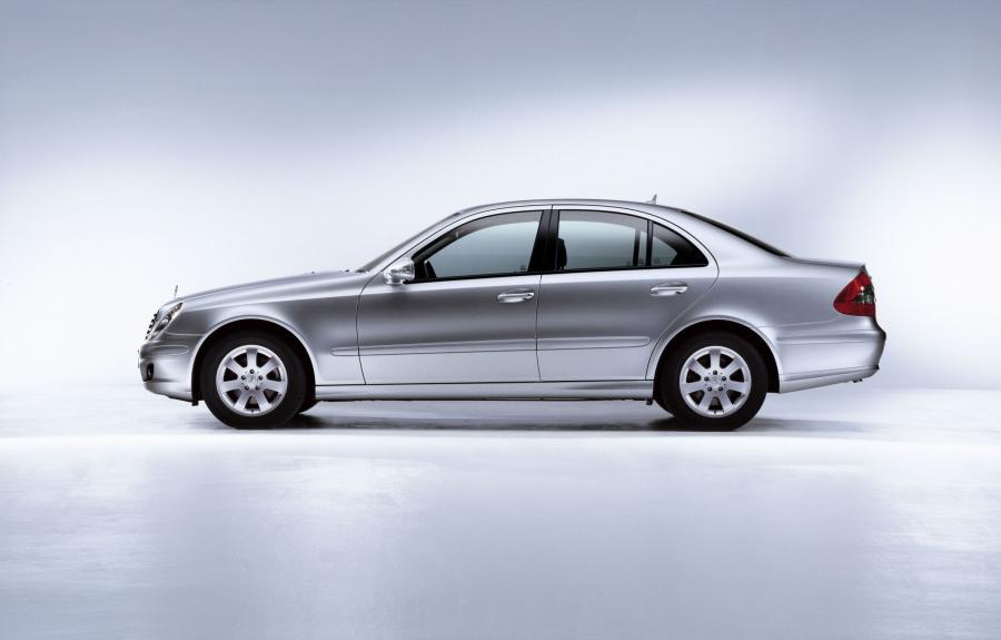  Mercedes-Benz E-Class 2007 года  (фото 24 из 80)